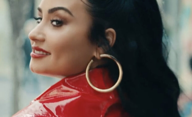  Demi Lovato repasa momentos de su vida en el vídeo de ‘I Love Me’