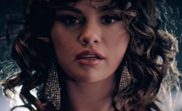  Selena Gomez explota su perfil «go girl give us nothing» en el vídeo para ‘Dance Again’