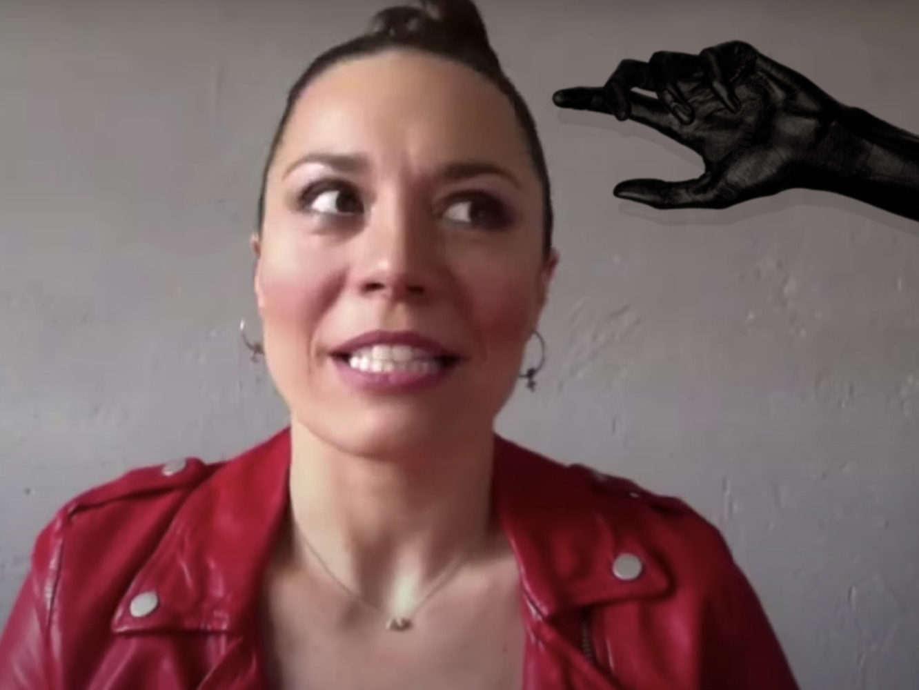 Anahí Cuántalahiedra, ganadora mexicana de ‘OT 2002’, habla sobre sus múltiples manos negras