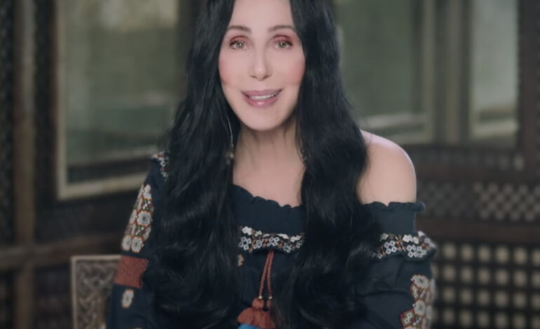  Cher estrena el vídeo político-social de ‘Chiquitita’, en colaboración con Unicef