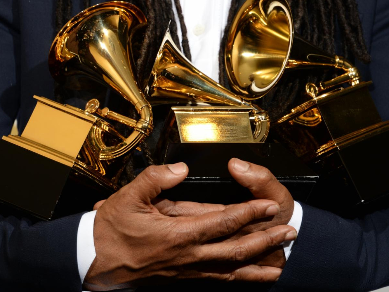  Démonos un momento para comentar cómo el Grammy racista pasó a ser… otro tipo de Grammy racista