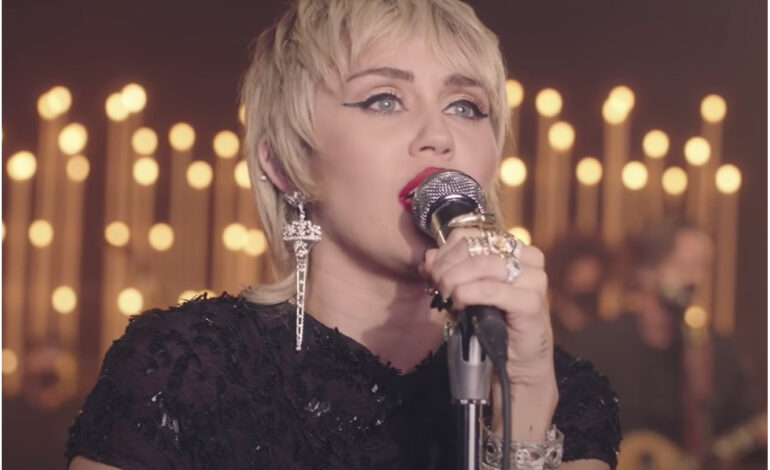  Miley Cyrus versiona a Presuntos Implicados y canta su último par de singles en el Live Lounge