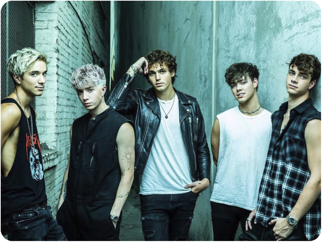  Why Don’t We pasan al look y sonido 5SOS en busca de la credibility-card en ‘Fallin»