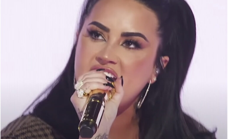  Demi estrena ‘Still Have Me’ en su último un concierto online y habla de cuando «supo» que «era» «bisexual»
