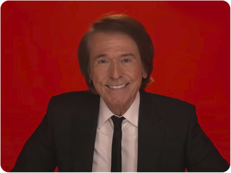 Por Julio Iglesias y acompañado de Manuel Carrasco, Raphael anuncia nuevo álbum de versiones