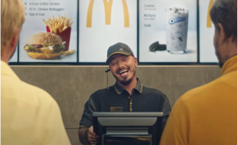 J Balvin se monta su propio ‘Come Into My World’ para el anuncio de McDonalds con ‘Dorado’