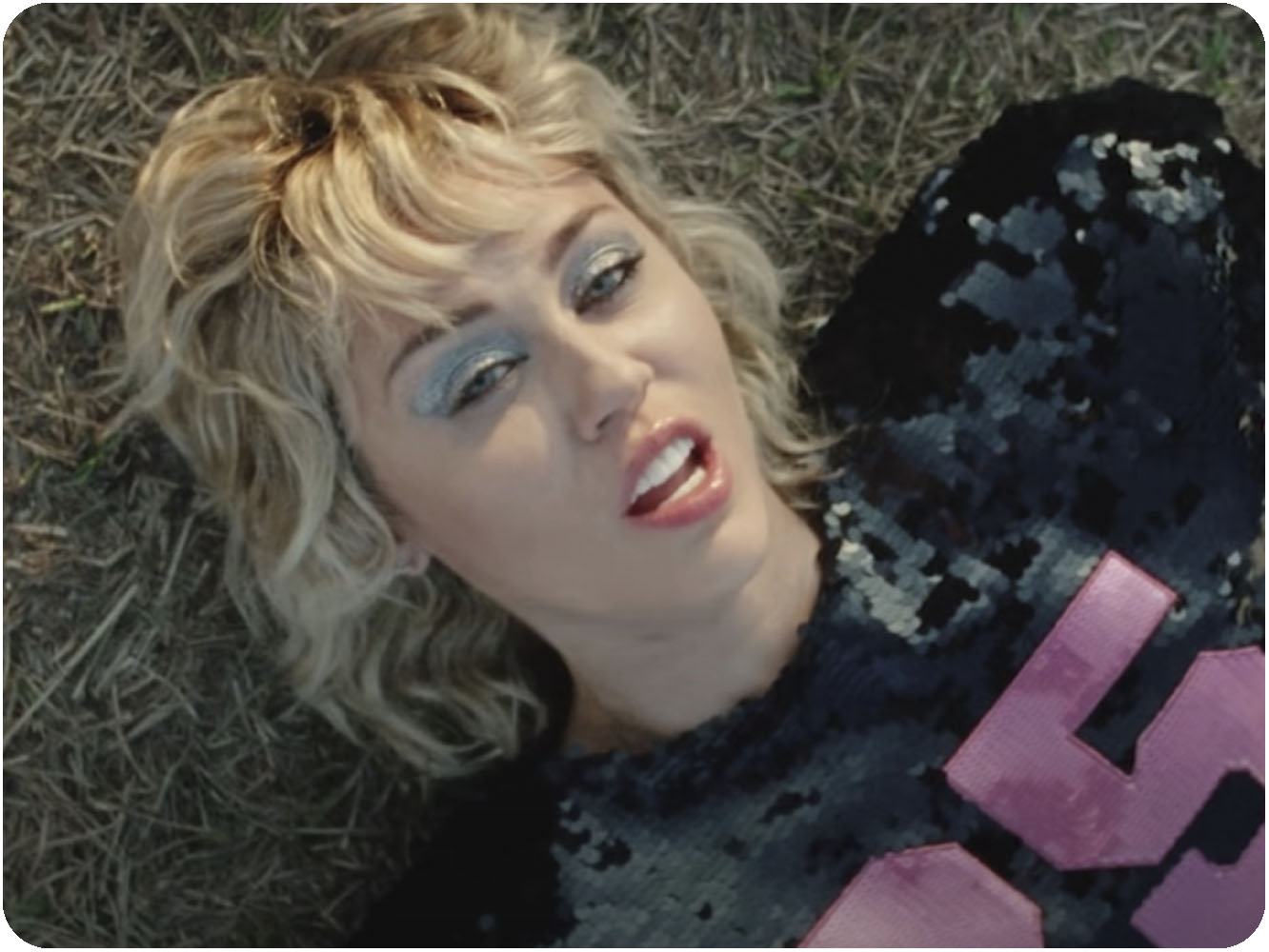  Inversión de 0,60 euros en el vídeo de ‘Angels Like You’ de Miley Cyrus