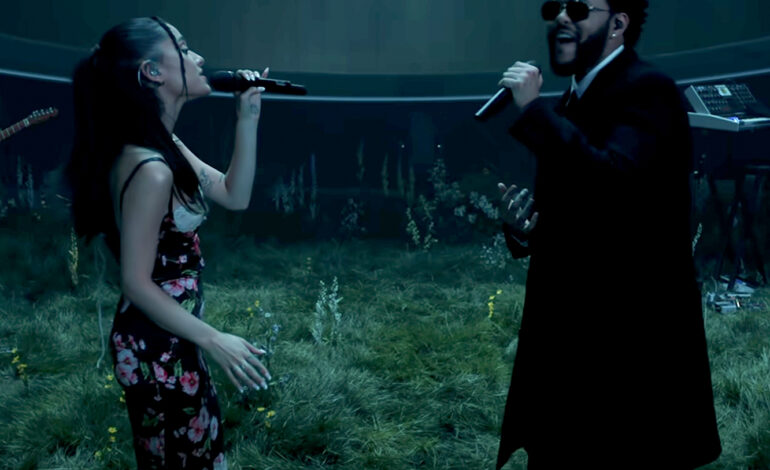  Ariana Grande culmina su concierto para Vevo con el ‘Off The Table’ junto a The Weeknd