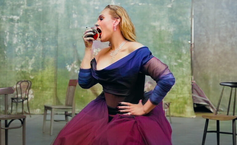  ‘Oh My God’: Adele, mujer ¡ponle color al asunto!
