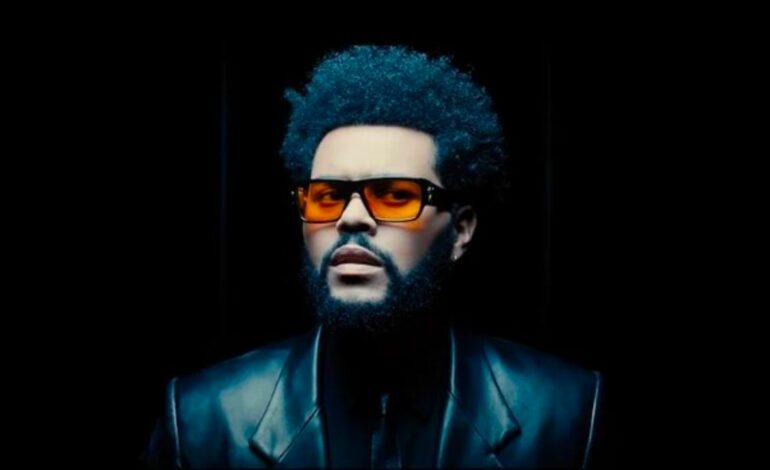  UK · The Weeknd prácticamente iguala a ‘After Hours’ con ‘Dawn FM’, incluso sin formato físico