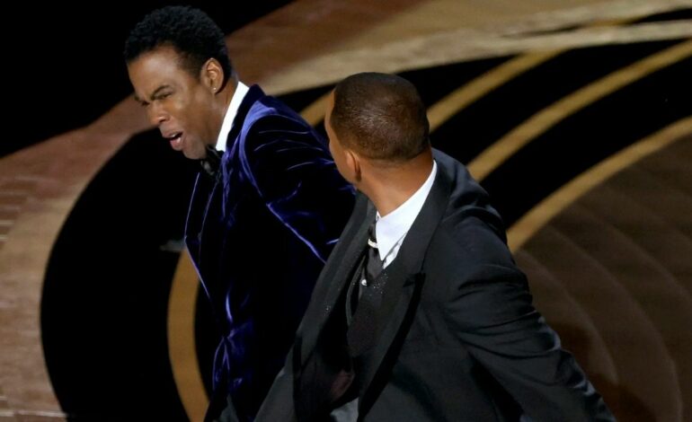  Will Smith pierde los papeles en los Premios Oscar y golpea en directo a Chris Rock