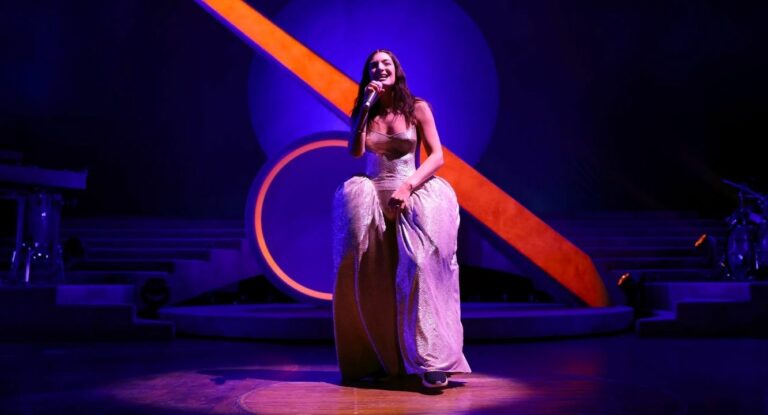 Segundo es chingarte, lo primero Lorde: versiona ‘Hentai’ de Rosalía en su show de Nueva York
