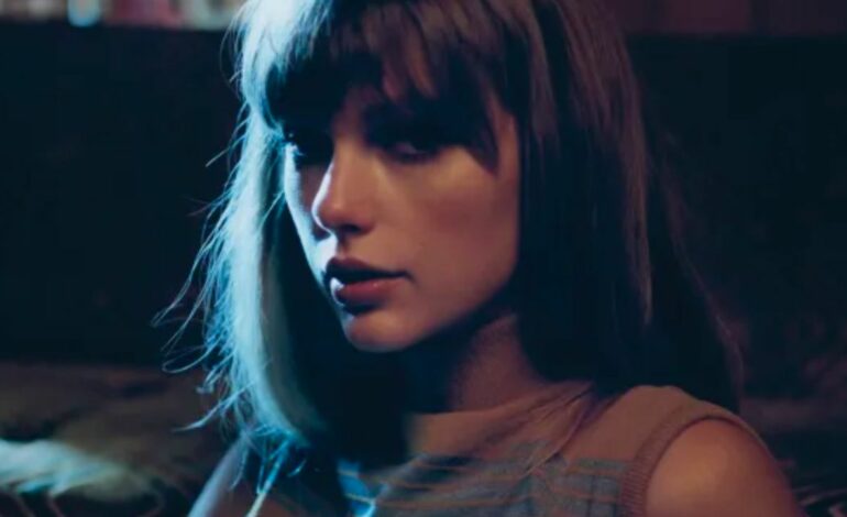 🇬🇧 · Taylor Swift se estrena batiendo su récord histórico con ‘Midnights’