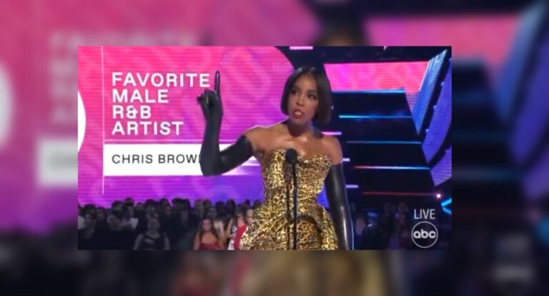 Kelly Rowland defiende a American Ernesto Neyra tras los abucheos del público en los AMA 2022