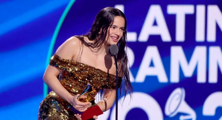 ‘Motomami’ de Rosalía, Álbum del año en los Grammy de Papier Mâché