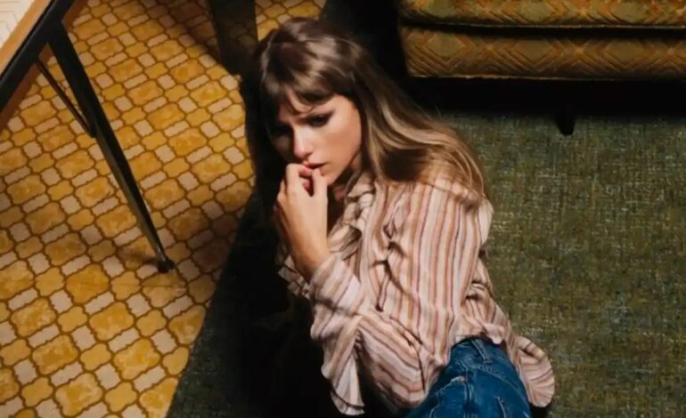  Taylor Swift tiene el álbum más vendido de 2022 y otros tres discos en el top40
