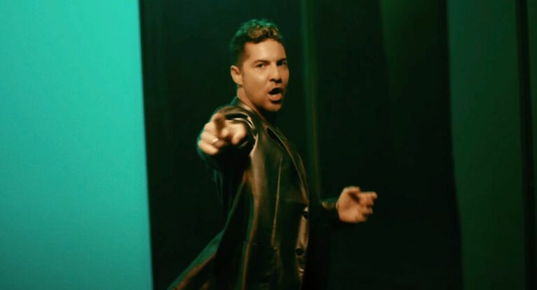 David Bisbal busca ahora su momento ‘Ochenta’s’ con ‘Ajedrez’