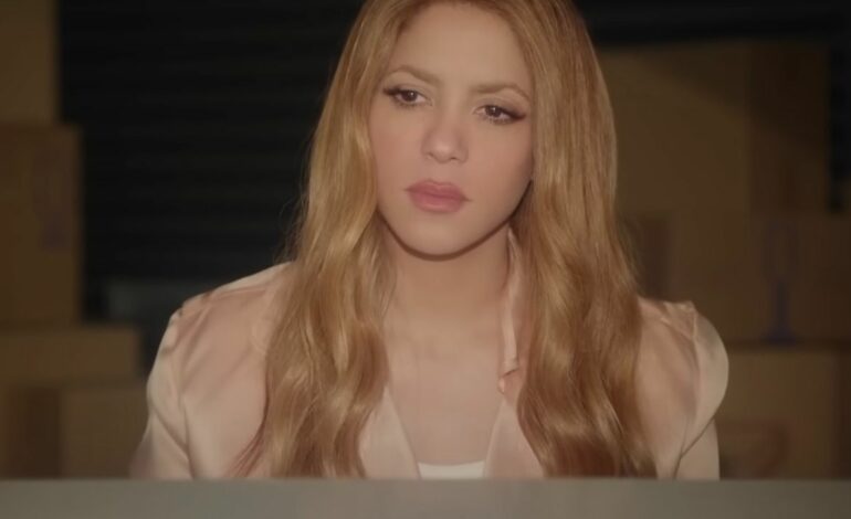  Shakira y la personitas que están en casa se unen en la muy SergioOpina titled ‘Acróstico’