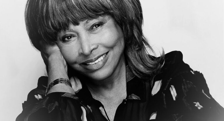 Tina Turner se va de viaje a los 83 años