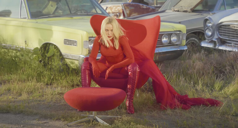 Kylie Minogue muestra el Behind-The-Padams de su último Padam, ‘Padam Padam’