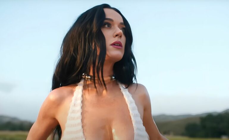  Katy Perry busca recordar a Katy Perry en ‘Woman’s World’