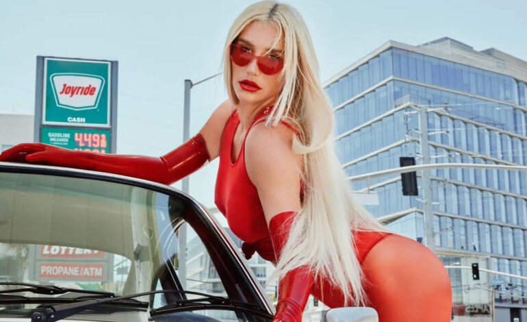  Espíritu drag entre las barracas de feria: Kesha vuelve a ser divertida en ‘Joyride’