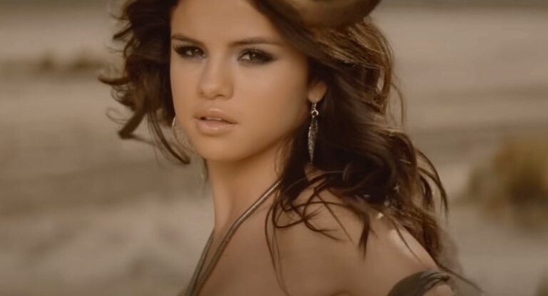 ‘Un Año Sin Lluvia’, la Selena Gomez latina antes de que doliera la ‘pinche vulva’ en ‘Emilia Pérez’