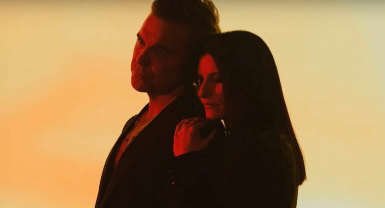 La FIFA arrastra a Robbie Williams y Laura Pausini al mayor bodrio de 2025