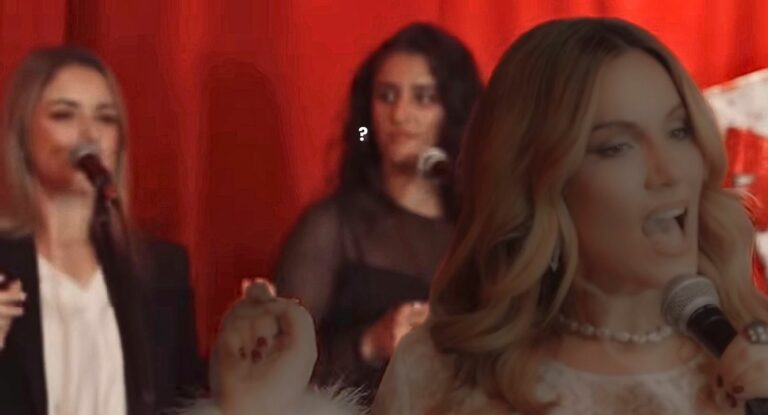 Las coristas roban totalmente el show en ‘Santa Claus Llegó A La Ciudad’ de Edurne: “Fani, socorro”