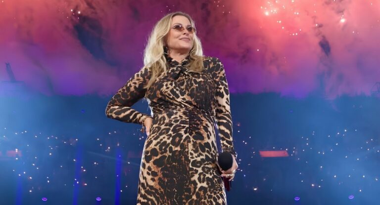 Anastacia presenta dos cortes de su recopilatorio de hits en clave ‘Torrente: Operación Eurovegas’