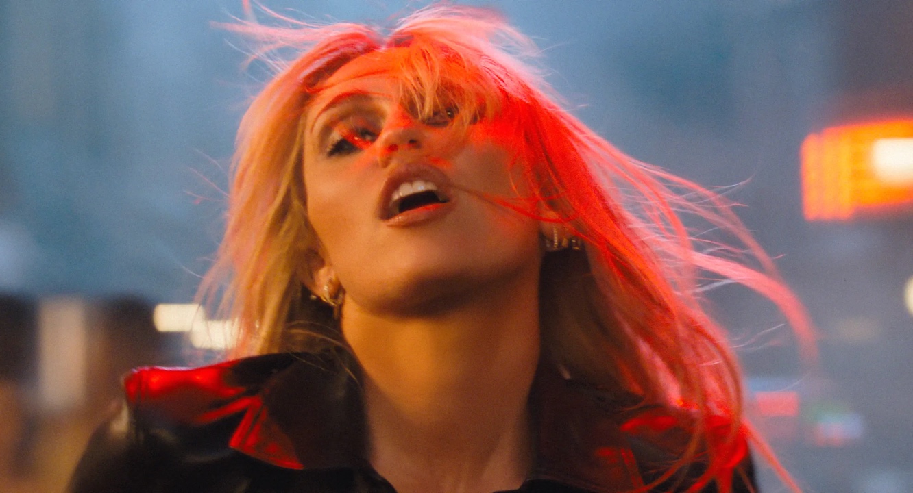 ¿Cómo es que ha pinchado ‘Bass Persuades’ de Miley?